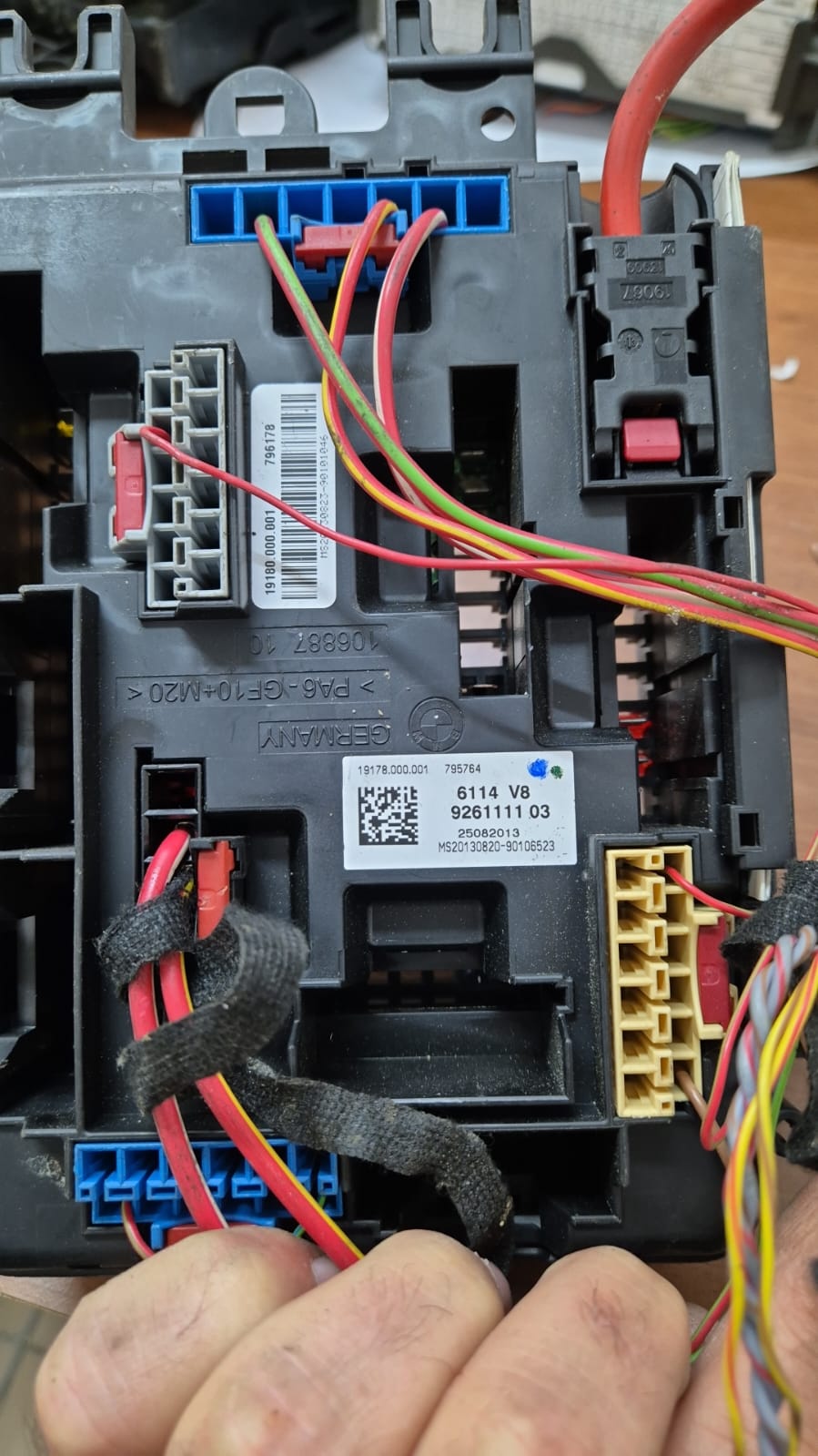 926111103 BMW F30 SİGORTA KUTUSU